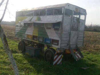 Vagonul de vanzare (Medium).jpg