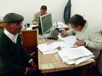 Campioni-la-birocratie_resize.jpg (29.02 KiB) Vizualizat de 10972 ori Campioni-la-birocratie_resize.jpg